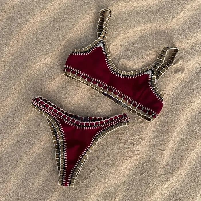 Maillot de bain femme 2026 : Ensemble bikini élégant rouge bordeaux avec bordure tressée unique