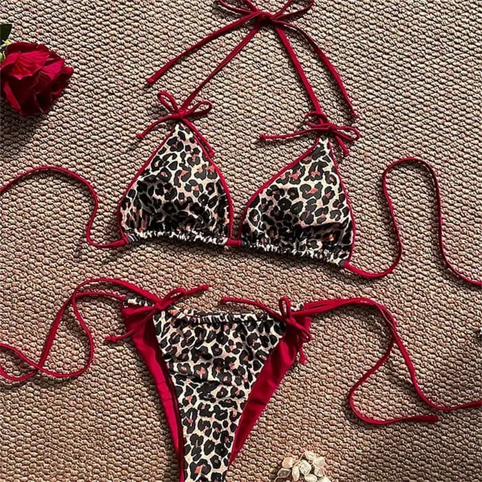 Maillot de bain léopard rouge
