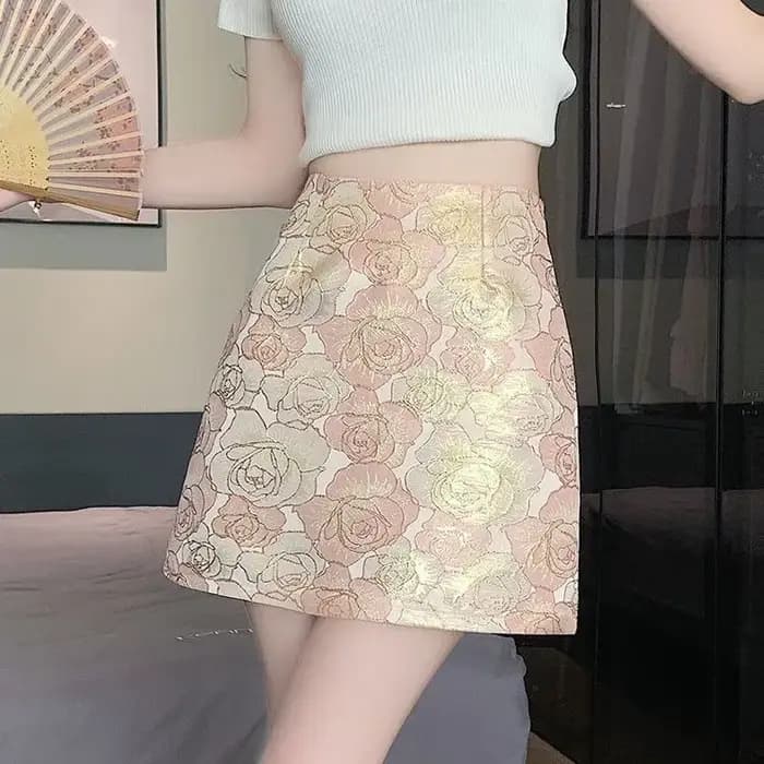 Jupe femme taille haute rétro brodée jupes féminines courtes pas cher chic et élégant V qualité esthétique streetwear 2025 tendance