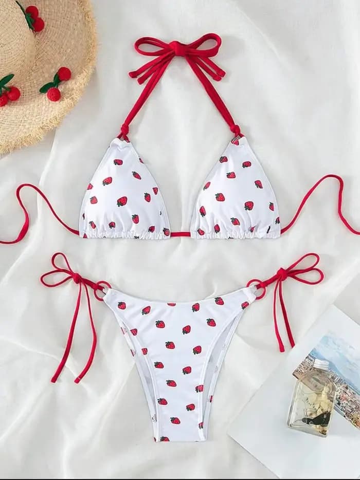 Maillot de bain deux pièces imprimé fraise