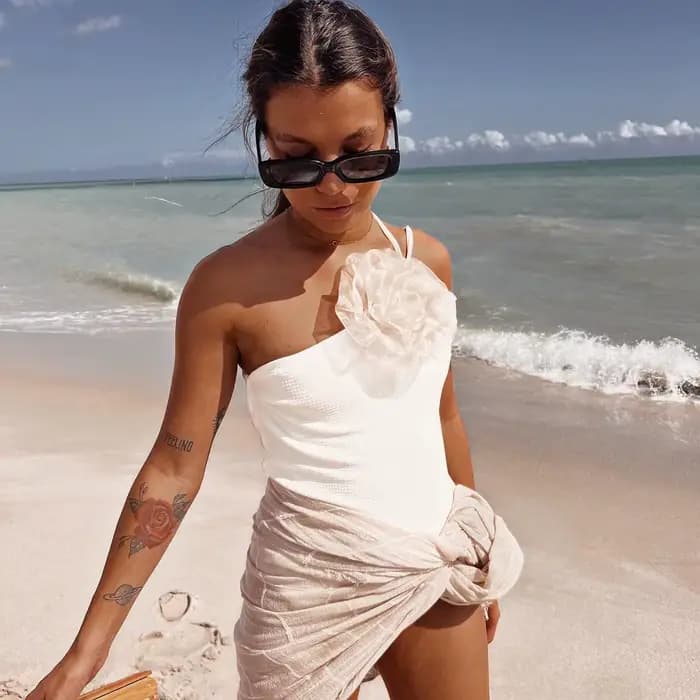 Une épaule une pièce maillot de bain pour femmes Push Up maillots