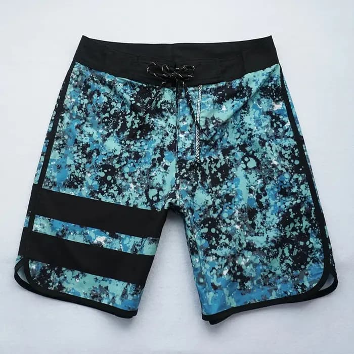 Shorts de plage pour hommes, élastiques sur quatre côtés, sensation de fraîcheur, longueur cinq-quarts, idéal pour les vacances d'été en bord de mer depuis la Chine continentale