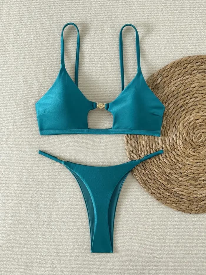 Bikini string sexy 2026 pour femme, de luxe, avec ornements métalliques, découpes, push-up, micro maillot de bain d'été