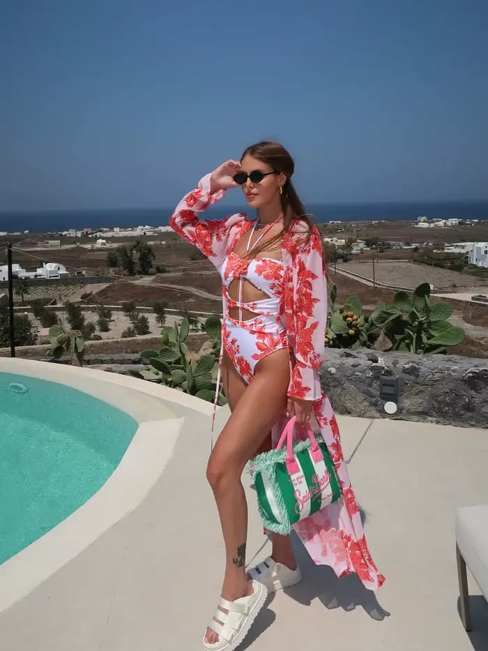 2026 Sexy Ensemble de maillot de bain micro bikini 3 pièces pour femme avec jupe en maille et laçage